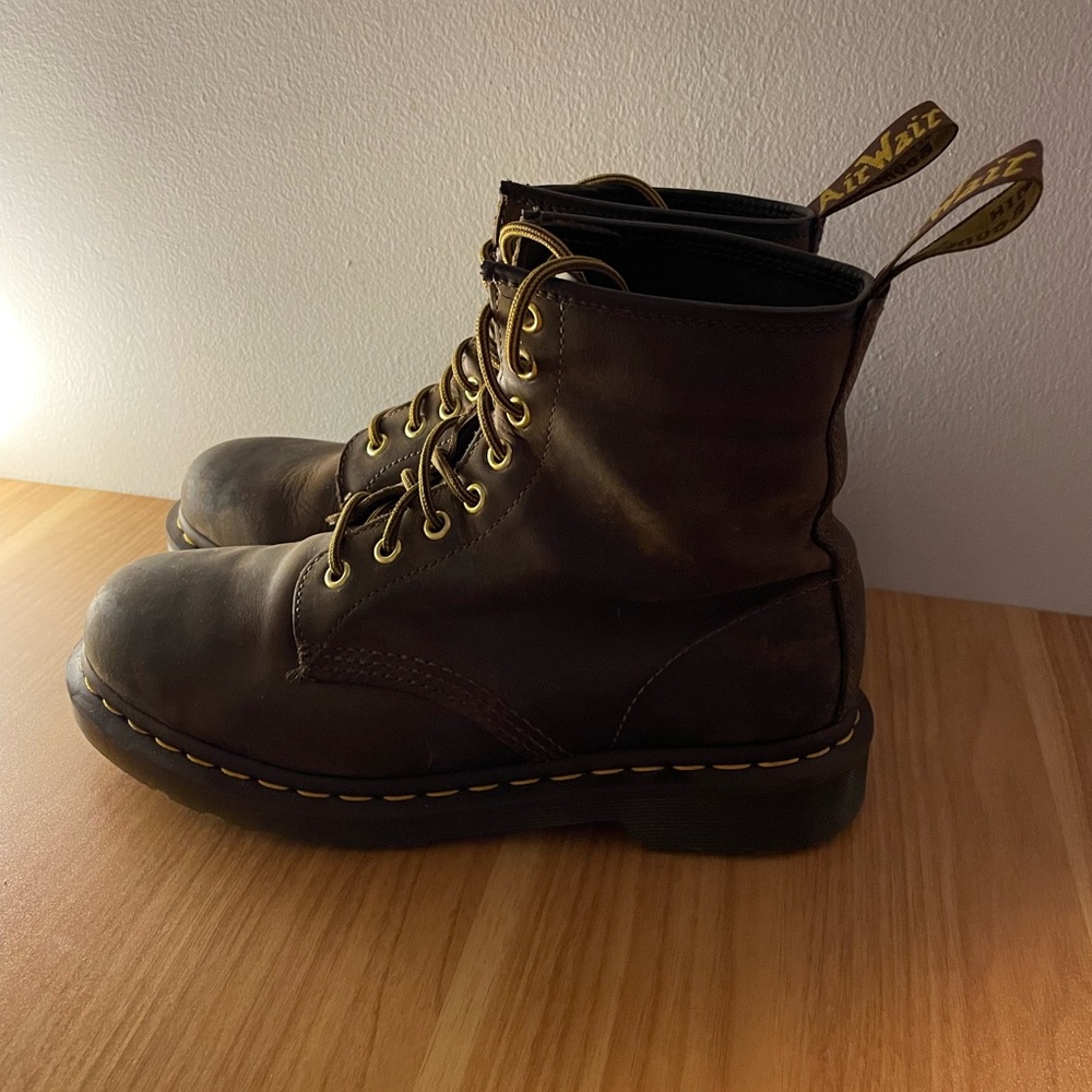Dr. Marten Boots | 1460 CRAZY HORSE LEATHER LACE UP BOOTS